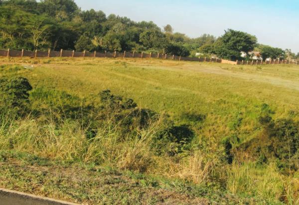 2 734 m² Land