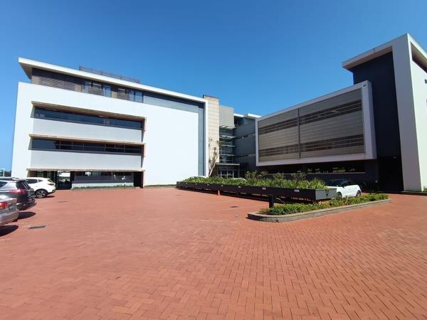 638 m² Commercial space