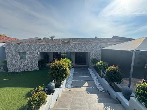 6 Bedroom House
