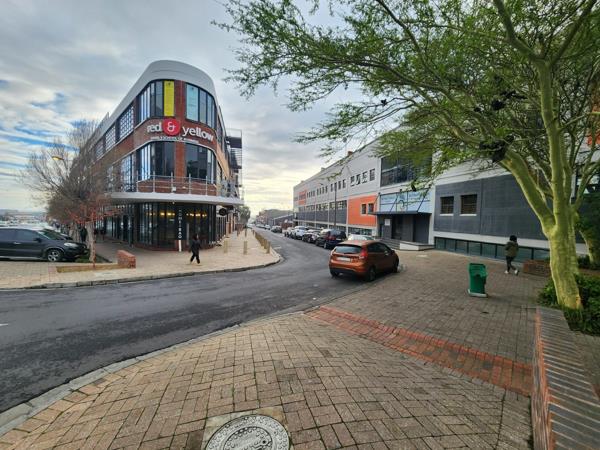 262 m² Retail Space