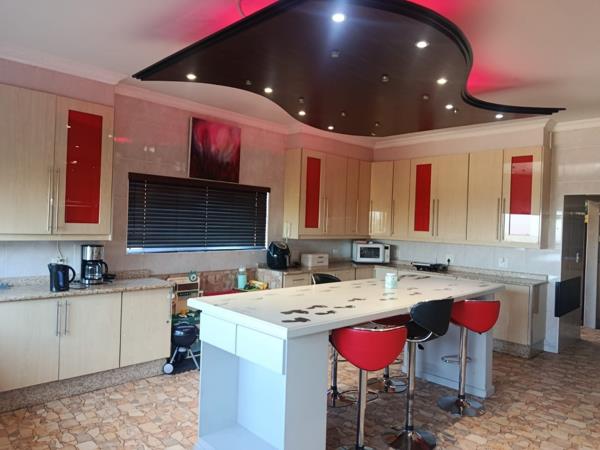 8 Bedroom House