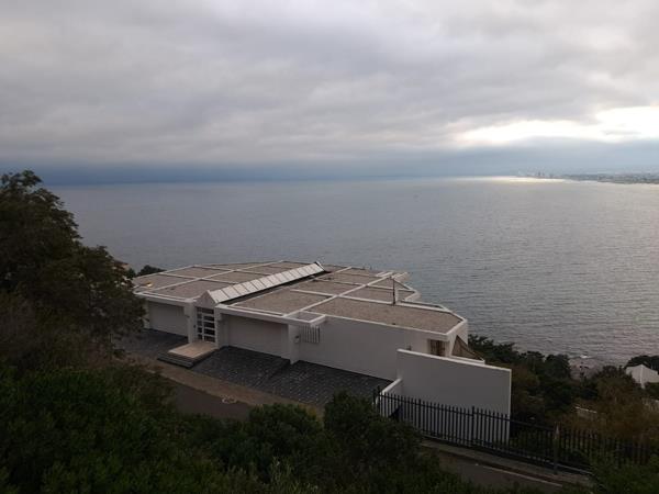 512 m² Land