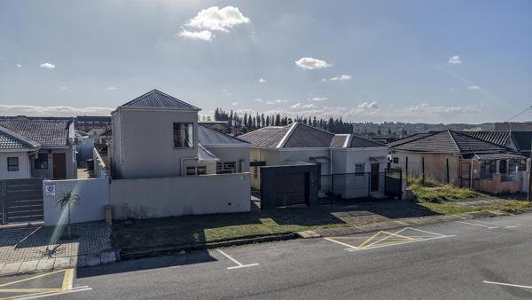 6 Bedroom House