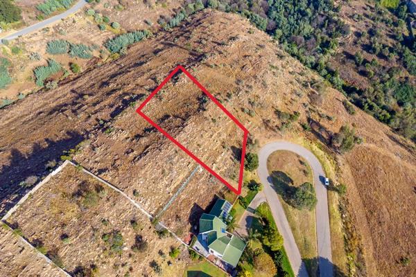 2 400 m² Land