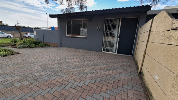 1 Bedroom Garden Cottage