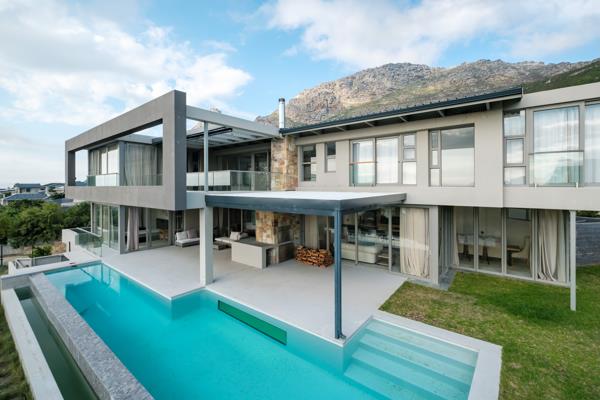6 Bedroom House