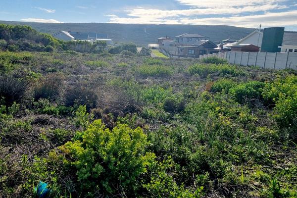 600 m² Land