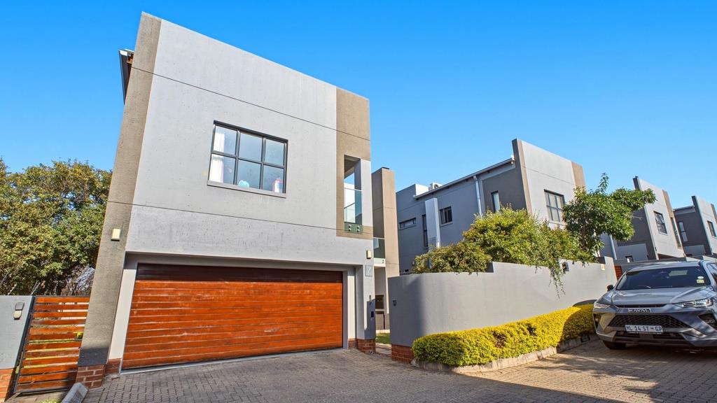 4 Bedroom Townhouse