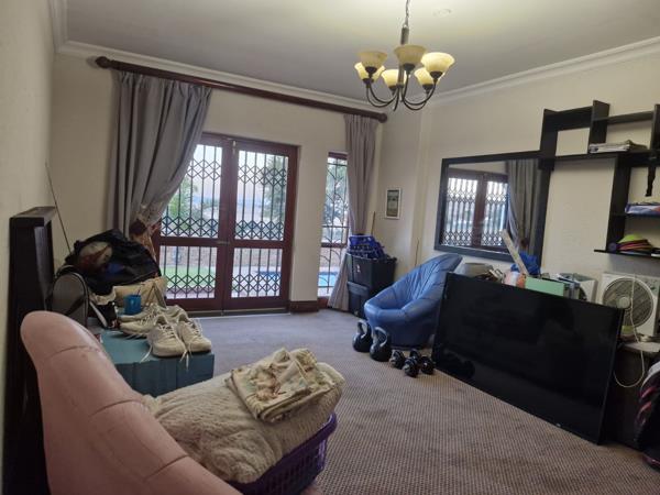 6 Bedroom House