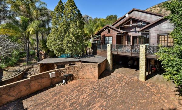 8 Bedroom House
