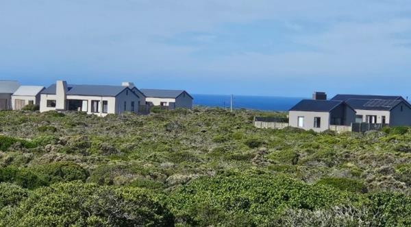 1 230 m² Land