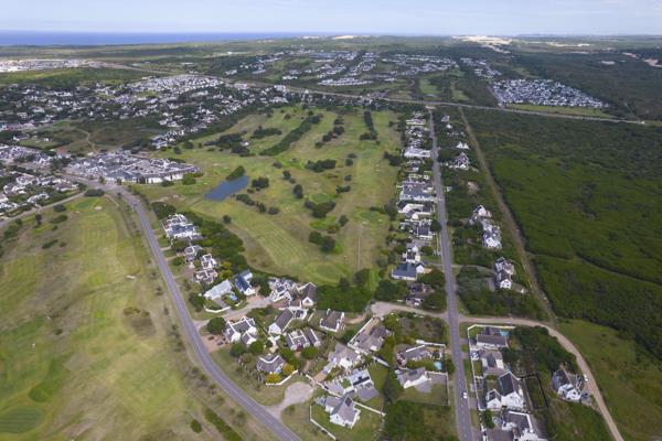 1 623 m² Land