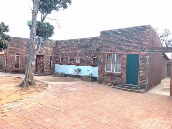 8 Bedroom House