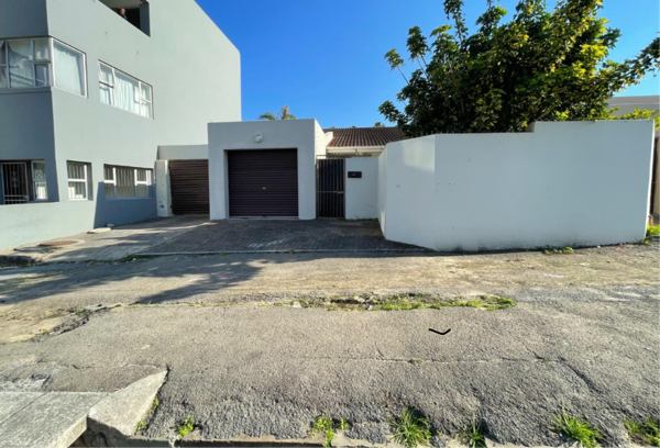 6 Bedroom House
