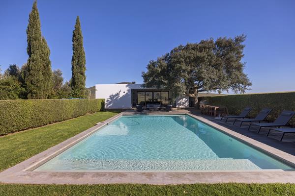 6 Bedroom House