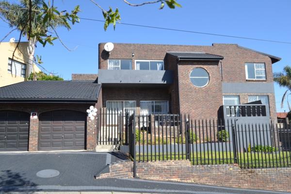 6 Bedroom House
