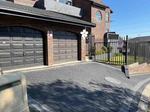 6 Bedroom House