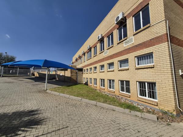 1 016 m² Industrial space