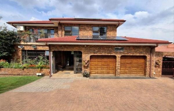 6 Bedroom House