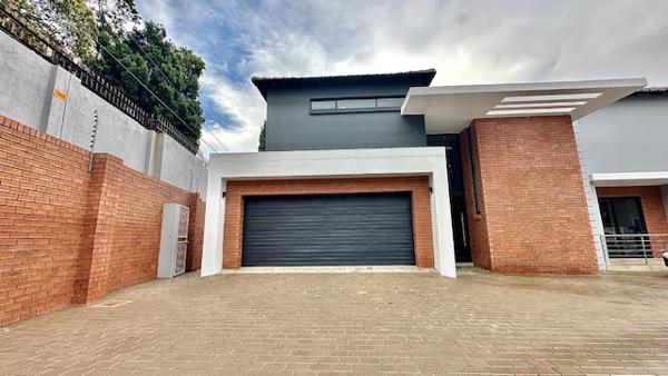 5 Bedroom Townhouse