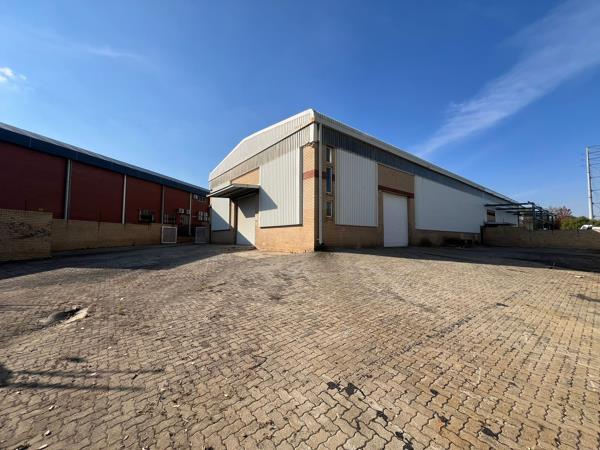 1 016 m² Industrial space