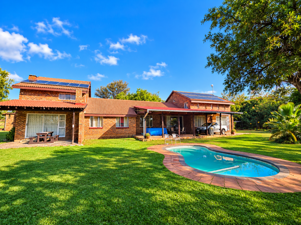 13.8 ha Smallholding