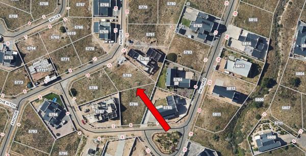 698 m² Land