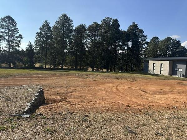 650 m² Land