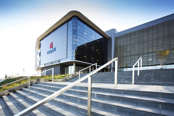 2 500 m² Commercial space