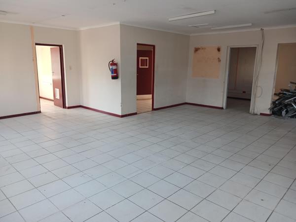 1 400 m² Commercial space