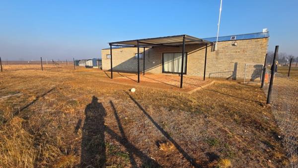2.3 ha Smallholding