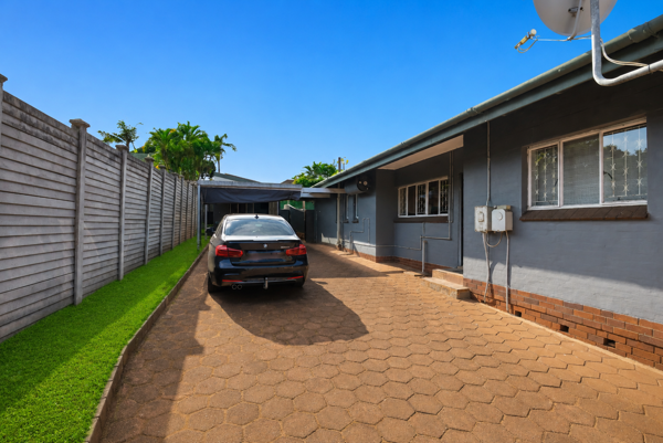 10 Bedroom House