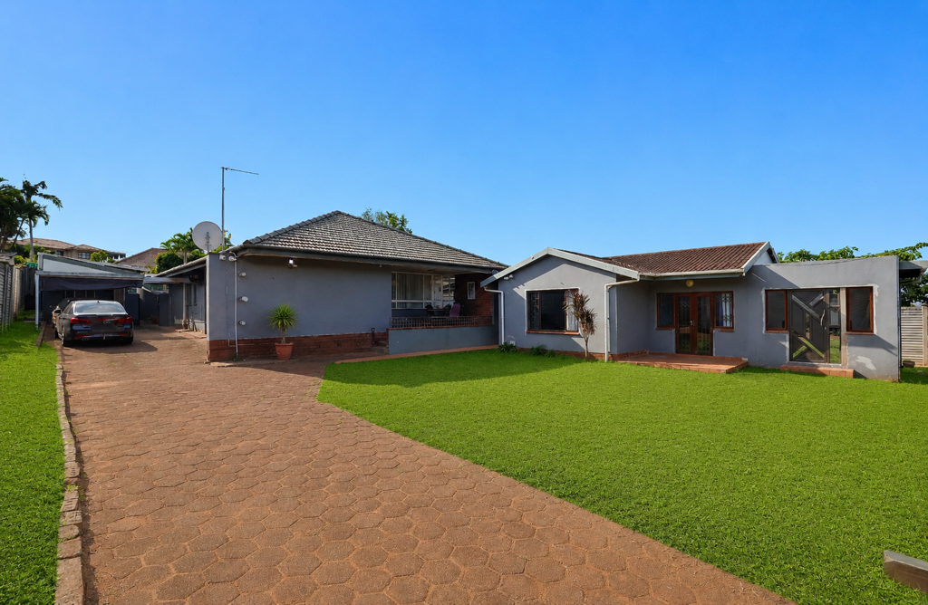 10 Bedroom House