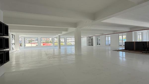 800 m² Office Space