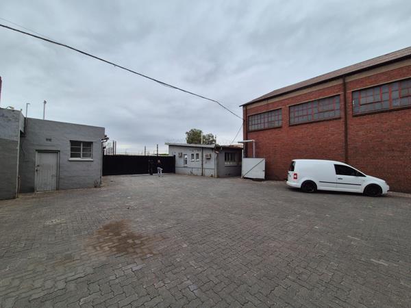 699 m² Industrial space