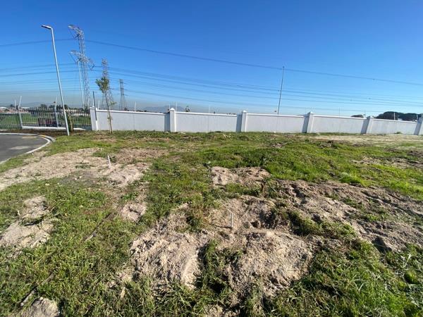 329 m² Land