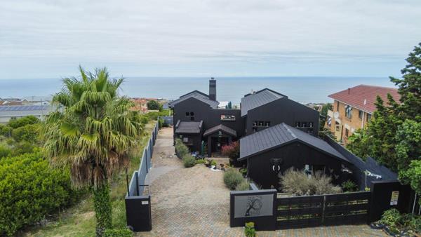 10 Bedroom House