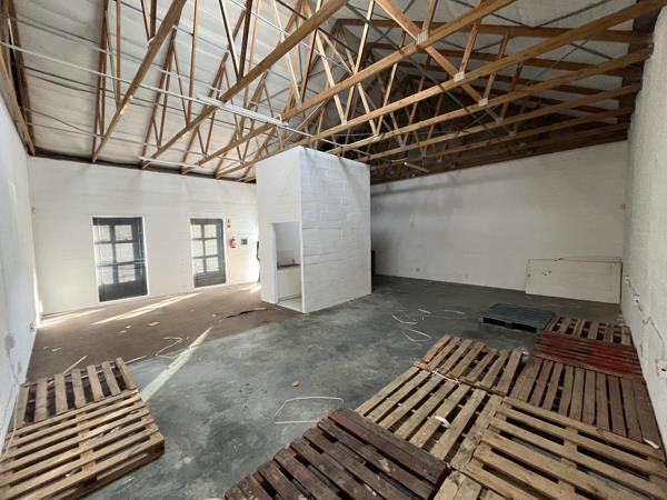 102 m² Industrial space