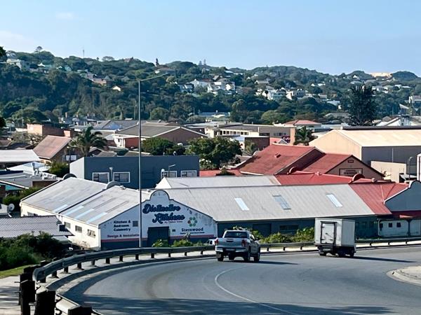 960 m² Commercial space