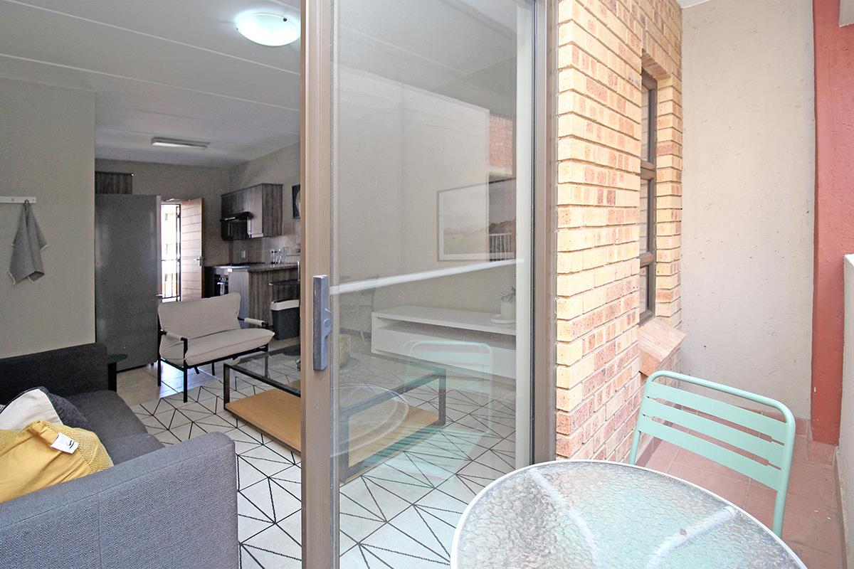Apartment in Randburg, Bergbron, Johannesburg Ward 86 - More