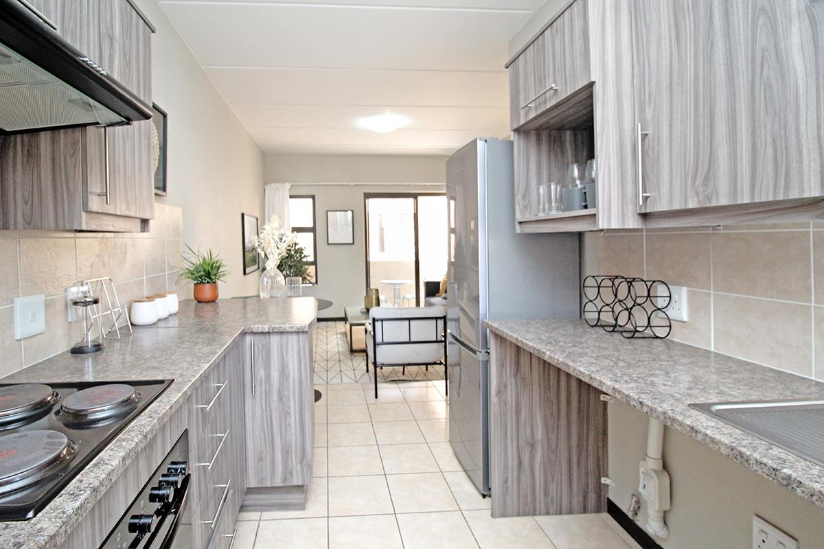 Apartment in Randburg, Bergbron, Johannesburg Ward 86 - View 2