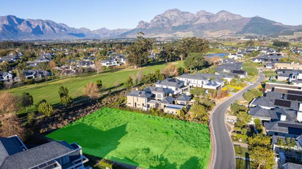 1 426 m² Land