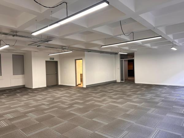 142 m² Commercial space