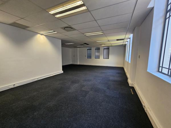 340 m² Commercial space