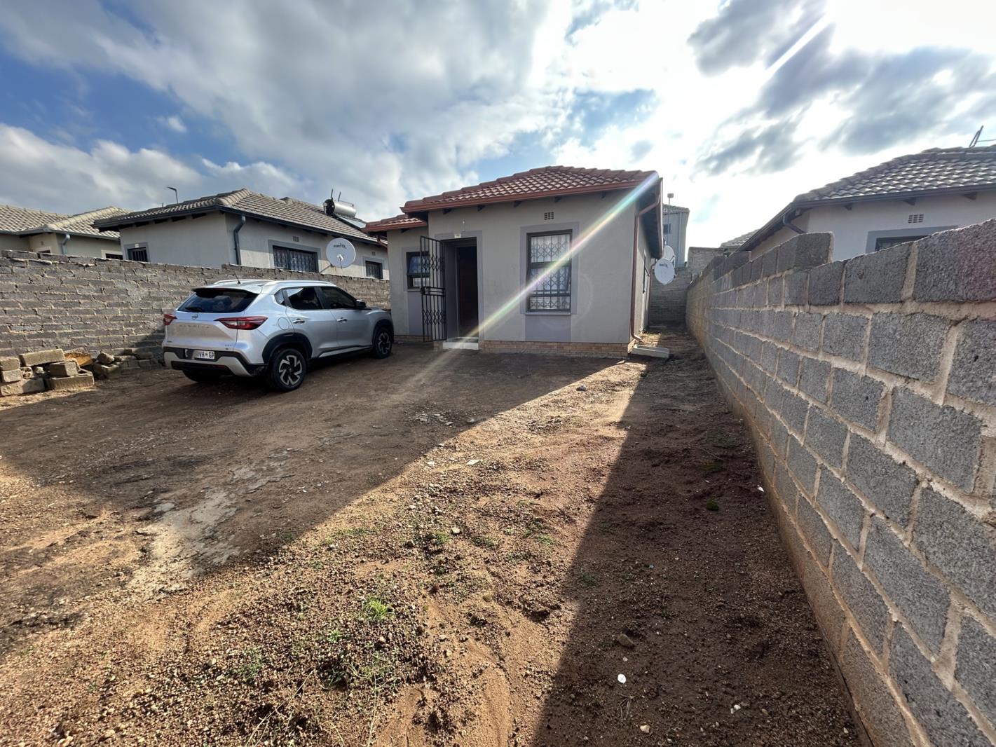 3 Bedroom House in Clayville