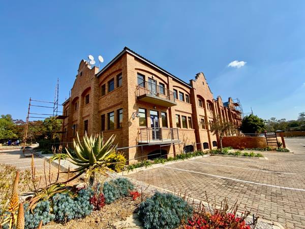 864 m² Office Space