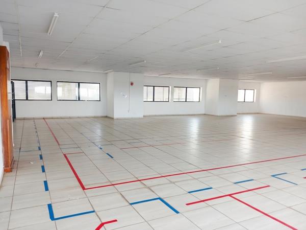 350 m² Commercial space
