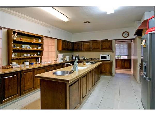 1 200 m² Commercial space