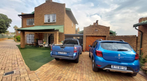 4 Bedroom Townhouse