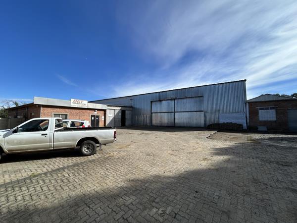 983 m² Commercial space